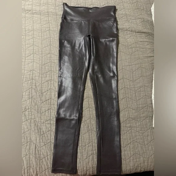 SPANX Faux Leather Leggings - Picture 2 of 8
